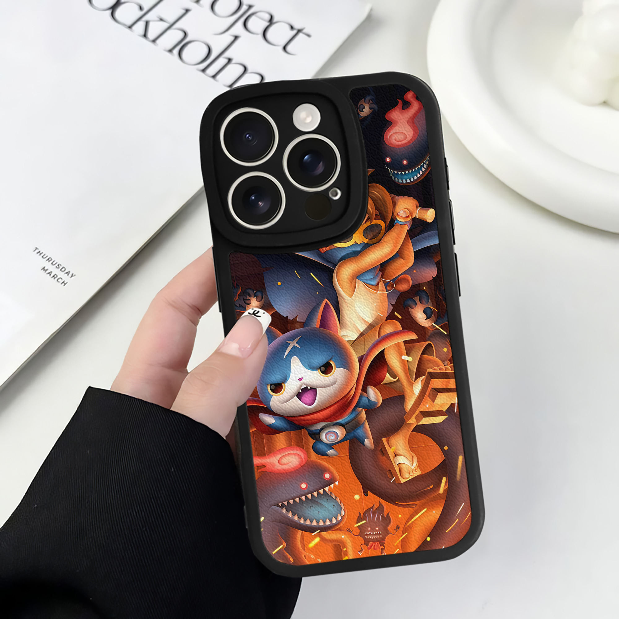 （画像用） 妖怪ウォッチ Yo-kai Watch 【iPhone 16シリーズ対応】シリコンスマホケース（レザー調） 材質：シリコン